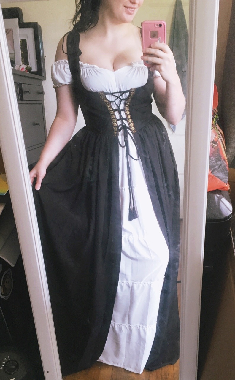 adeadlydame:  Some of my medieval looks from the past year or so ☺️