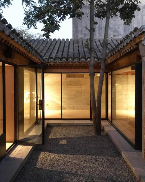 Visiting a renovated #hutong by #standardarchitecture #zhangke in #Beijing #ArchDaily #architecture 