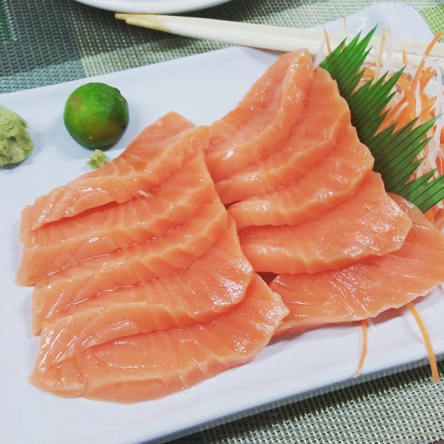 Lunch last time. Lookie those huge, mouth-watering slices! #superlatepost #salmon