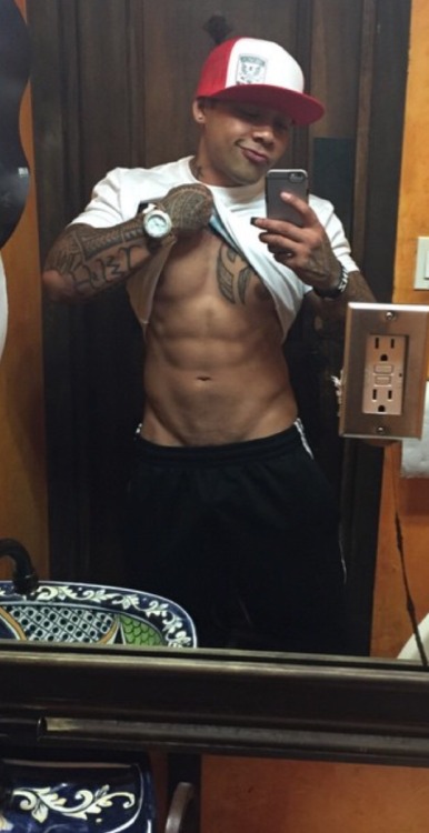 lovemesomehawaiianmen:  One more time … Since I found another piece to the puzzle … Lol