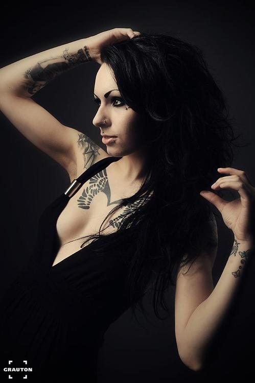 Hot Girls Inked