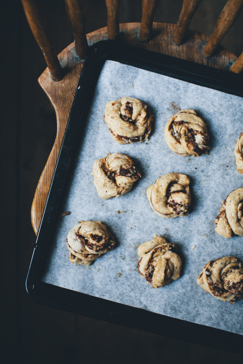 clubmonaco:  Hazelnut, Apple & Chocolate Buns