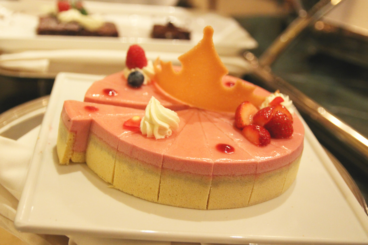 icecreamlucy:  Tokyo Disneyland Hotel : Sherwoodgarden Restaurant 