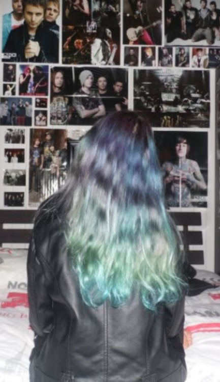 aciddaisies:   soft grunge/models  i couldnt recognize these animals without hair omgggg