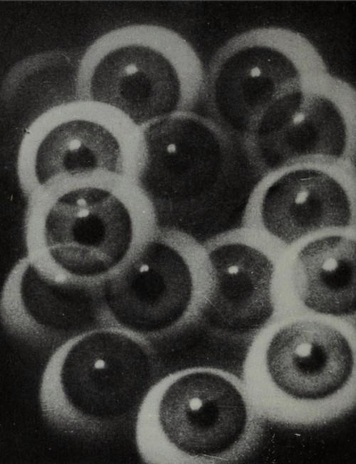 thisobscuredesireforbeauty:Still from Hans Richter’s ‘Film Study’ (1926).Source