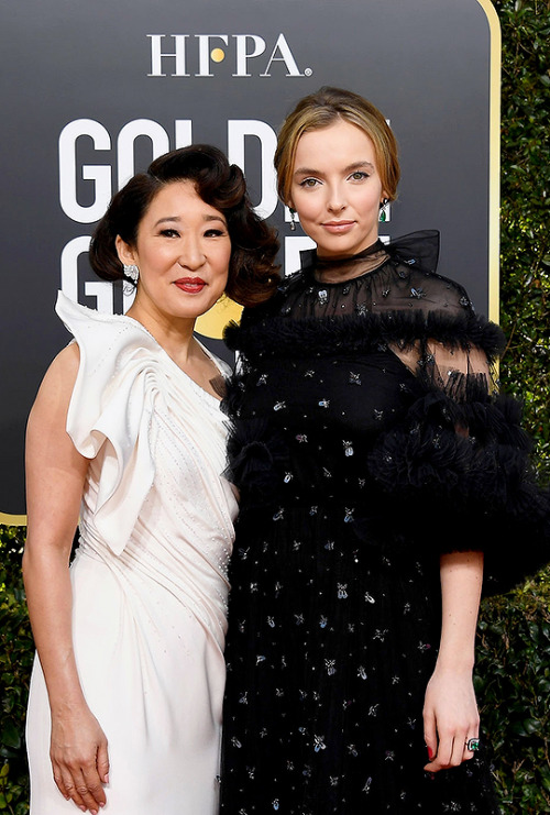 jodiecomersource: Jodie Comer and Sandra Oh attend the 76th Annual Golden Globe Awards at The Beverl