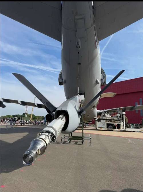 Aerial Refueling Tankers Literally Just Have Cocks