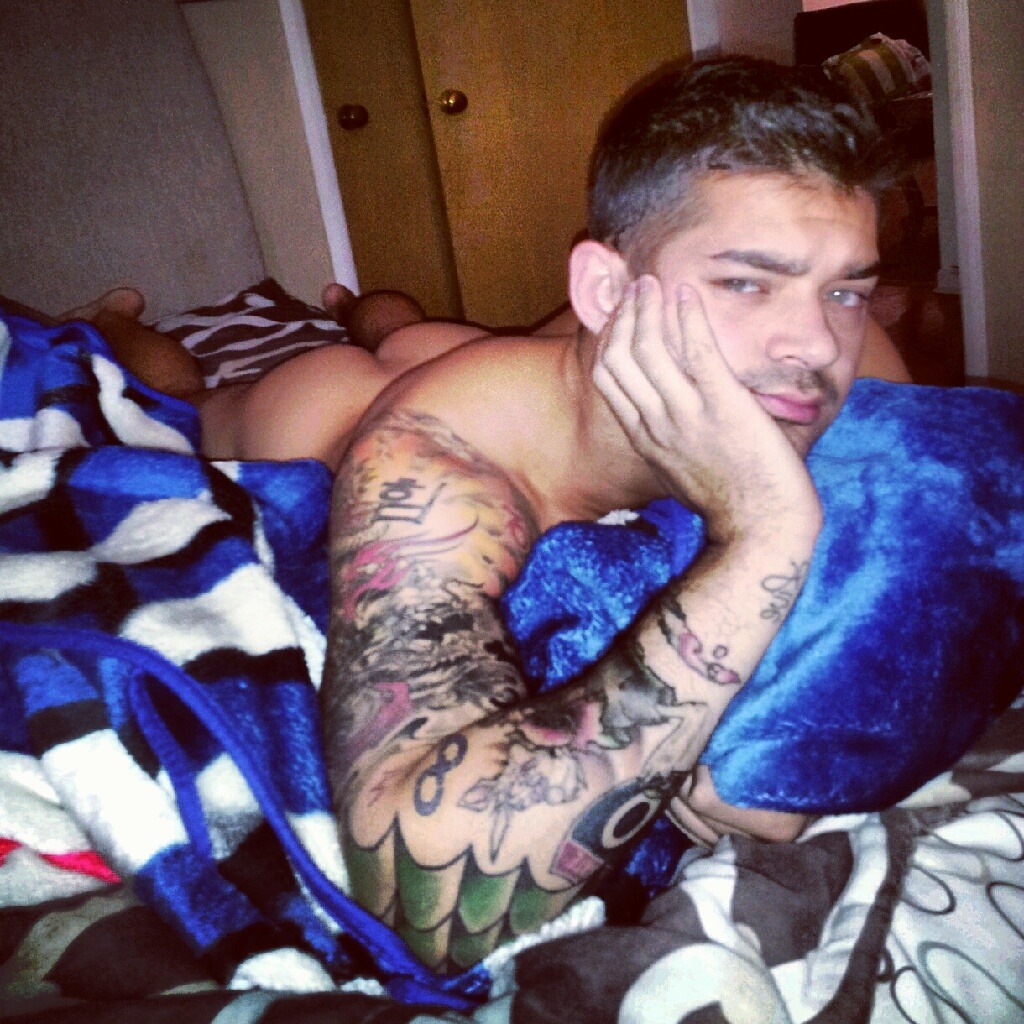 thingsilovee90:  *Guy32! :)