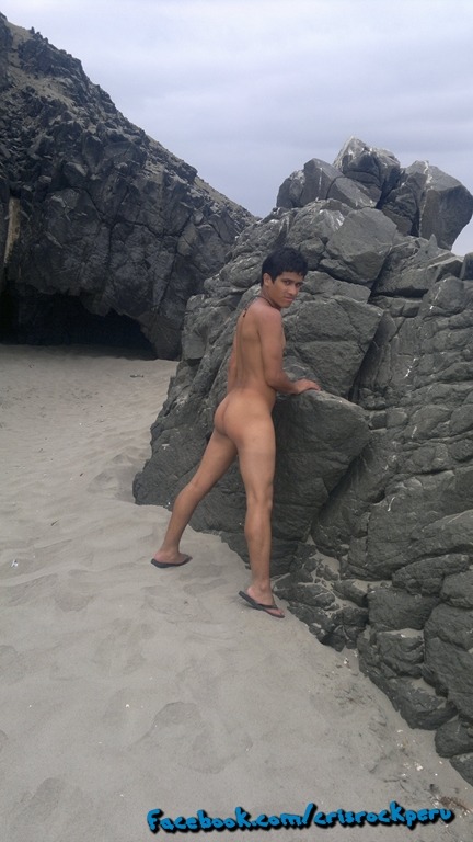 crisrockperu:  #CrisRockPeru El jovencito porno amateur   popular de las redes sociales.