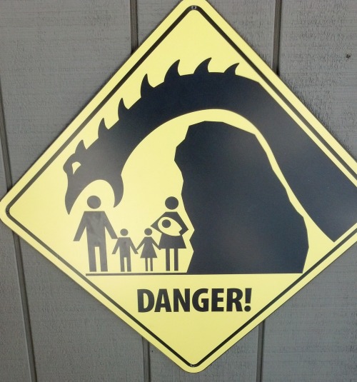 signsandotherwonders:Dinosaur warning signs from Dorney Park in PA. They had some fairly lame animat