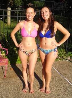 real-bikini-babes:  Sisters who are all equally sexy as hell!!