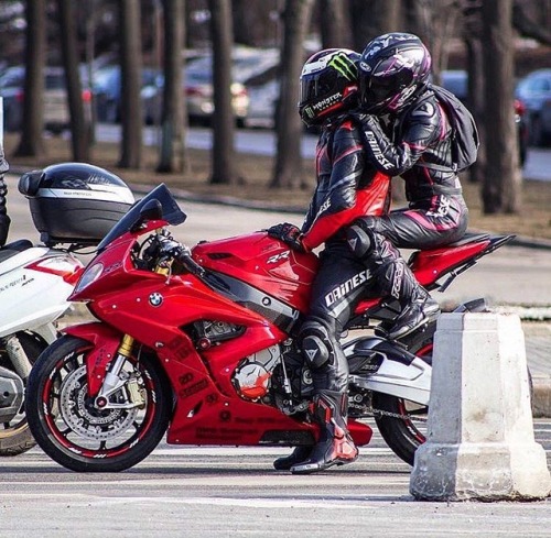 motorcycle-ru: @galaganartem & @innusya11   #motoworld #_motoworld #motorcycle #motorcycles #bike #bikelife #bikes #biker #bikeride #bikeporn #bikers #bikersofinstagram #bikestagram #bikergang #helmet #helmets #streetbike #speed #speedy #motogirl