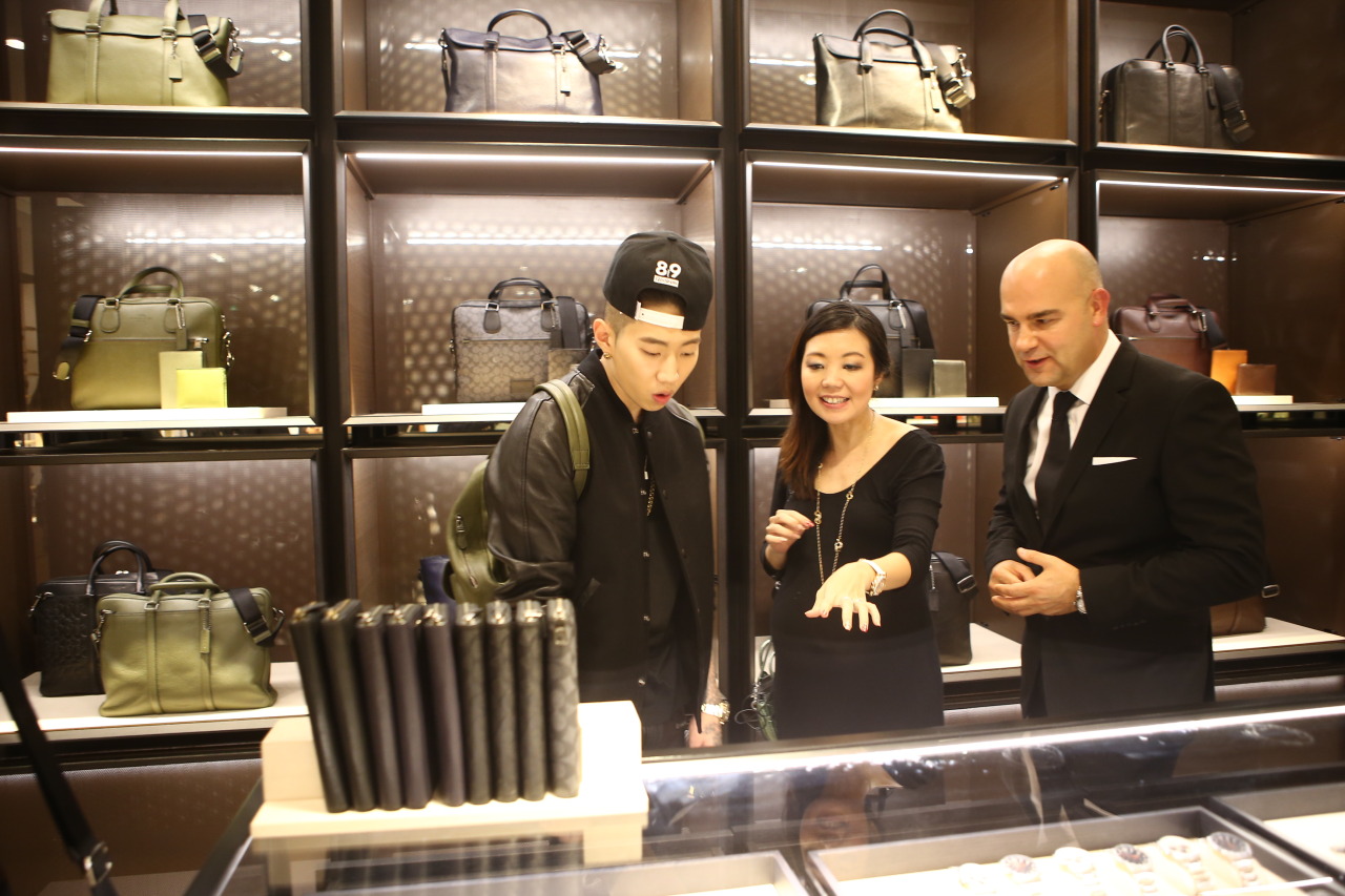 Louis Vuitton unveils its new concept store in the Philippines - Retail in  Asia