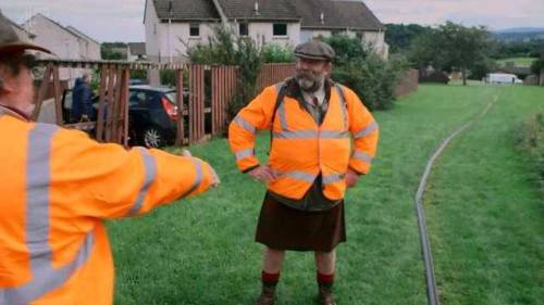 Dick Strawbridge in The Biggest Little Railway in the World s1e05 Dick in a kilt!