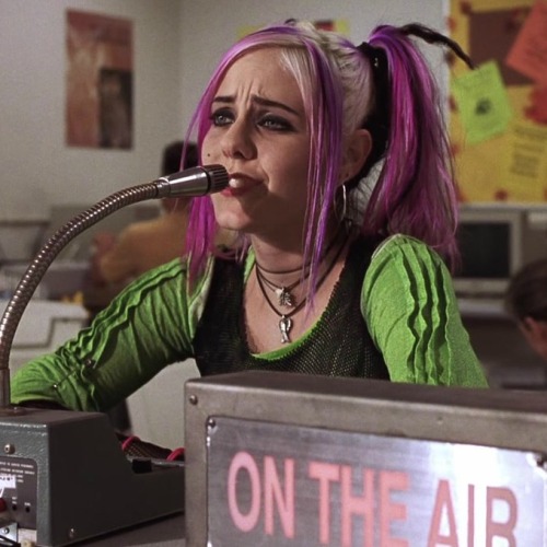 asheswillfly: angelreedy:  my aesthetic: the token quirky/weird/goth girl from every 90′s/early 00′s movie or TV show  im so about this 