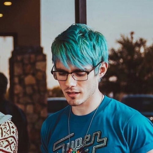 pictures of awsten that i find adorable