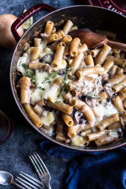 foodffs:  One-Pot Creamy French Onion Pasta