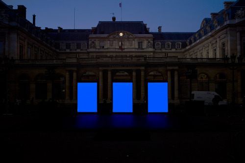 losed:  United Visual Artists Triptych, Paris, 2007