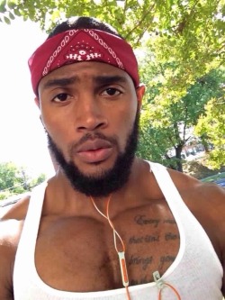 dickandnutt:  misterbigbro:  muscleworshipper08:  Hot face with a body to match!  Damn  I will always reblog this nigga. SO FOINE!