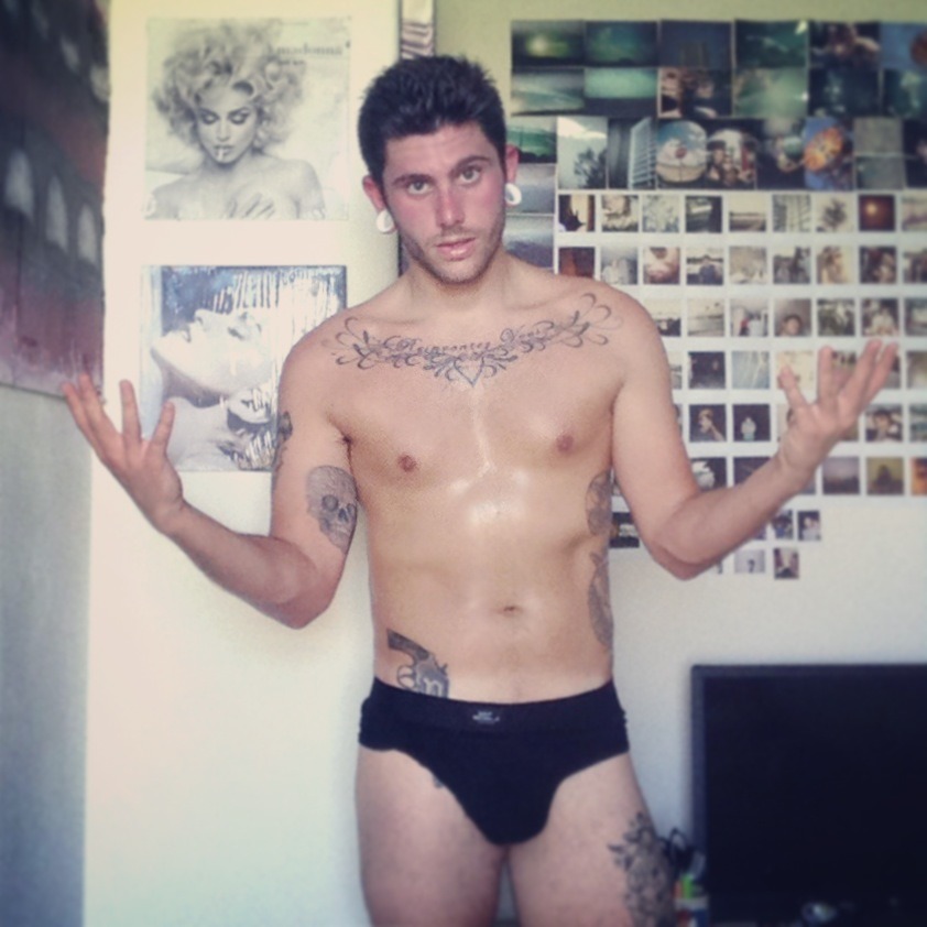 wetlust:  dontdoitfrankie:  It is too damn hot outside…  Hottest Gay Porn @ www.wetlust.tumblr.com