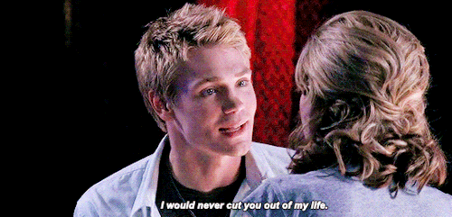leytongifs:leyton in every episode: 4x04 - can’t stop this thing we started  What exactly did De