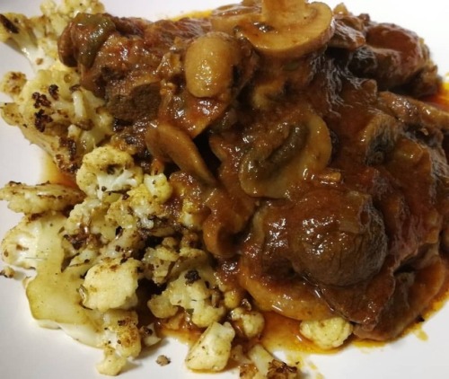 alittlebitofketo: Lamb stew and cauliflower.  Waide: don’t you want more sauce? Me: nooo it&rs