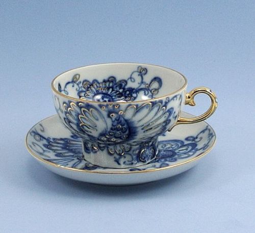 treasures-and-beauty:Beautiful vintage Lomonosov ‘Singing Garden’ Russian porcelain tea cup and sauc