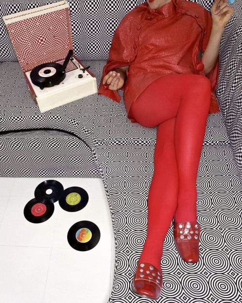 • Plastic Passion •⋅ The Woman in Red ⋅@33.45rpmz#plasticpassion #redwoman #womaninred #vinyl #vinyl