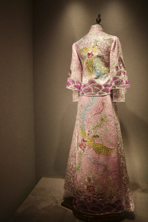 Modified traditional Chinese wedding dress. Type: 秀禾服 Xiu-he-fu.
