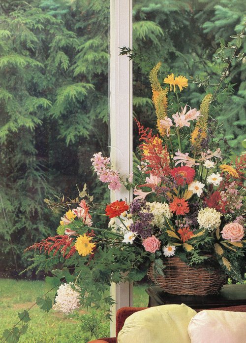 Elegance In Flowers: Classic Arrangements For All Seasons, 1985