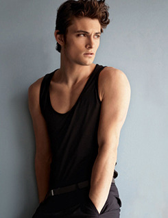 Itsalekzmx:  Shiloh Fernandez  