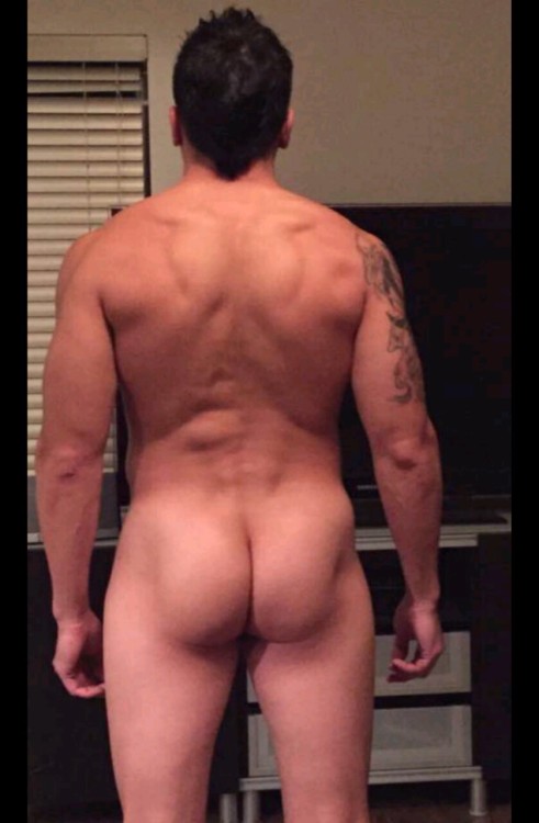 happilysweetfury:  Oscar ramos  Dat ass
