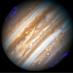 know-knowledge:  Jupiter’s and Saturn’s aurorae. 