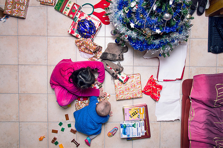 mymodernmet:  French photographer Florian Beaudenon&rsquo;s series Instant Life offers