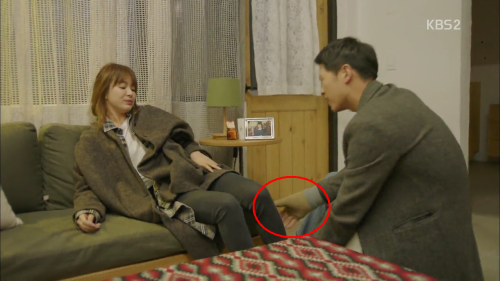 itsgoodbuttaken:I’ve heard Mr. Song Joong ki got injured during the shooting, and he didn’t rest too