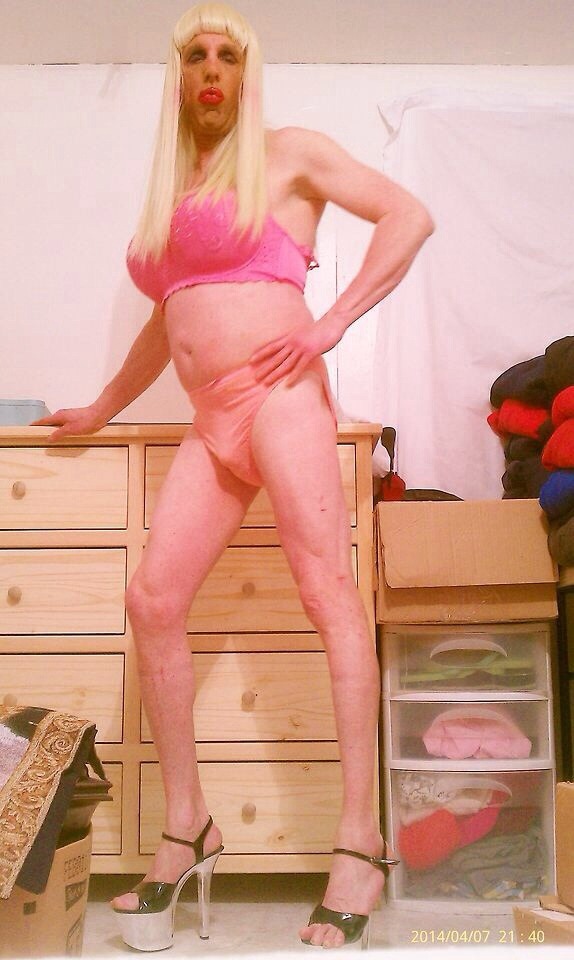 robbiedelgado:  I love my Sharon ,when she puts her heels on,every body get hot &amp;