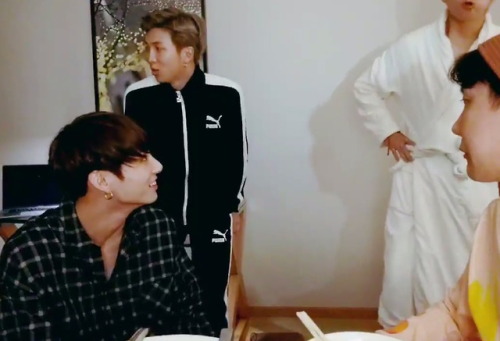 someone tell kook he’s being too obvious