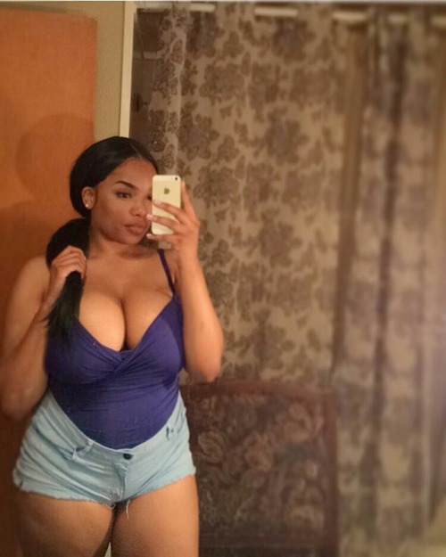 jaiking:  azerty2016:  Aarielle Andrews 💓  Follow me at http://jaiking.tumblr.com/ You’ll be glad you did.