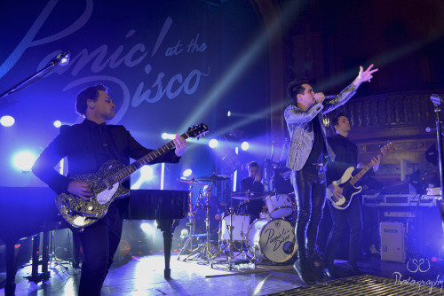 sirisvayphotography:Panic! At The DiscoTower Theater | Downtown Los Angeles, CA | 1/19/16Full review