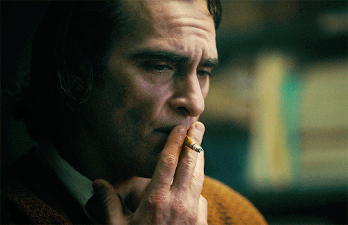 arthurflecc:Arthur + smoking 2/3 Oh lort, he looks naked in the second gif