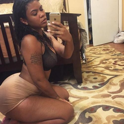 sexy-big-booty-ebony-babes:  Flavor