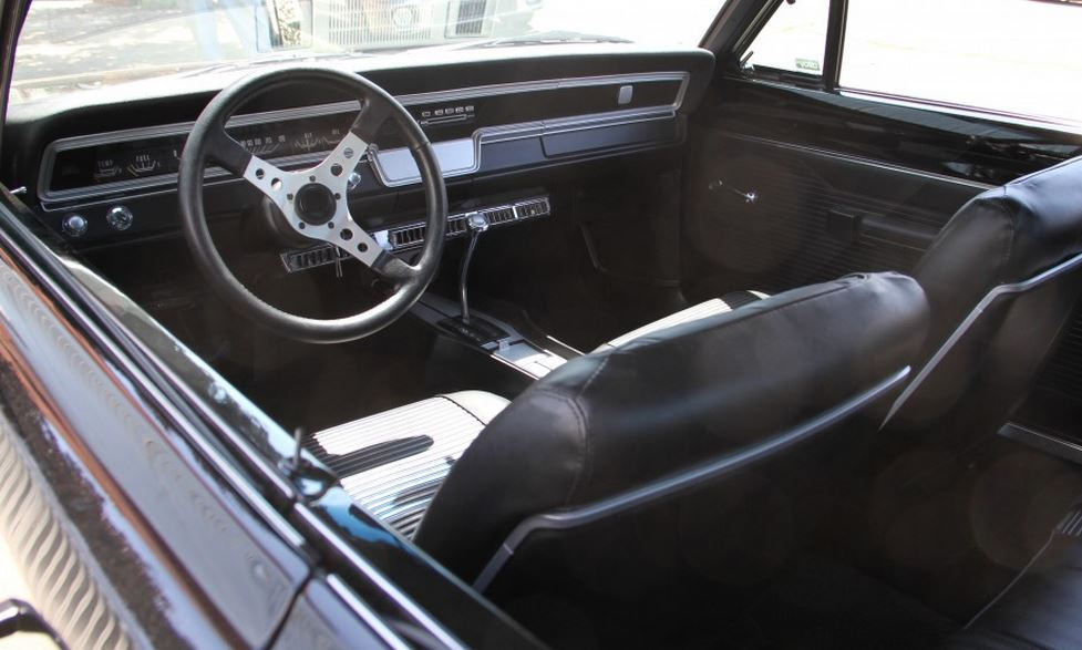 hotrodzandpinups:  itsbrucemclaren:  Sinister 1967 Dodge Dart V8 Hardtop   HRP