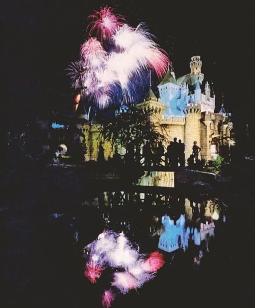 Vintage Disney fireworks for #fireworksfriday! #fbf #fireworks #Fantasyland #sleepingbeautycastle #d
