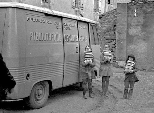 ebookfriendly:Launched in 1967 by the Federation of Secular Societies of Jura, this bibliobus was tr