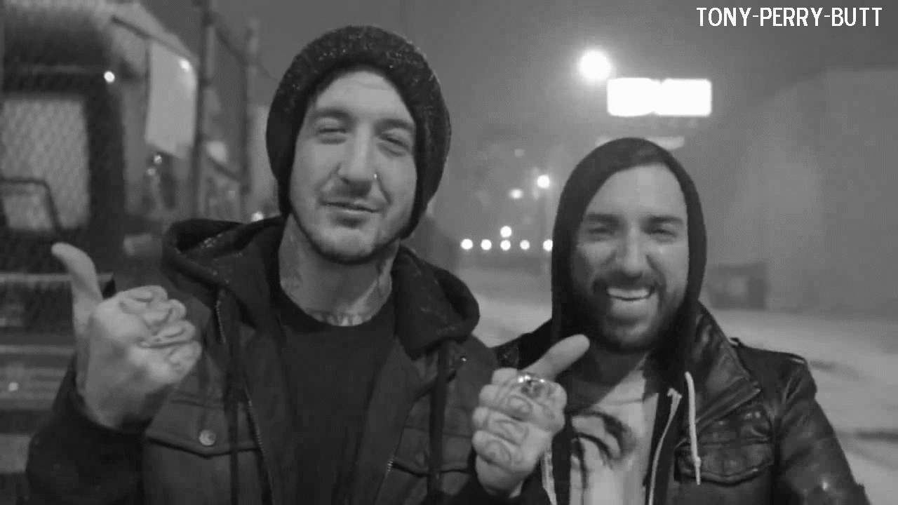 tonyperryfanblog:  Of mice &amp; men - American Dream Tour (x) 