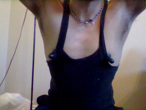 partygeek:  partying for the first time in 2 months. horned. 