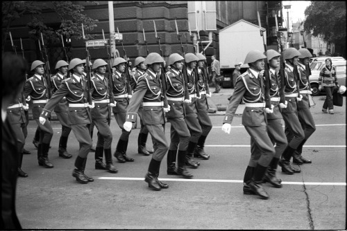 chrisjohndewitt:DDR troops marching on Unter Den Linden 1979. Part of a daily ceremony at the War Me