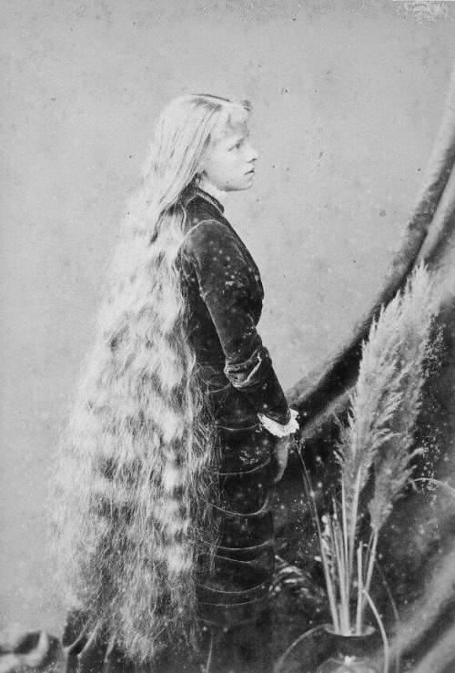 vint-agge-xx:Victorian Era, late 1800s’ Hair