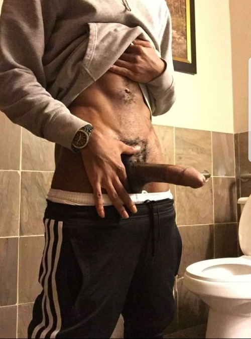 justacoupleofnuts:  FAN SUBMISSION….. ITS ABOUT TO GO DOWN!  #1STDICKOF2018