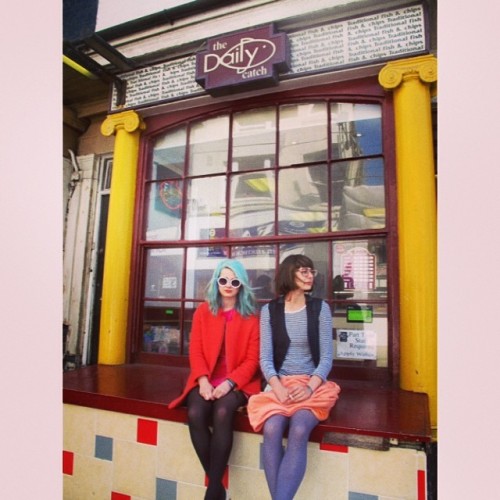 Fish and chippies @sophieandcrabs #sisters #bluehair #brighton